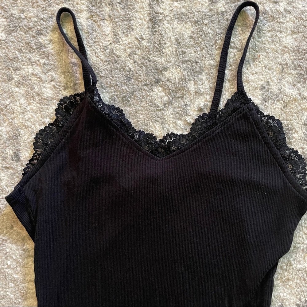 H&M Lace Trimmed Ribbed Black Tank Top - Picture 4 of 6